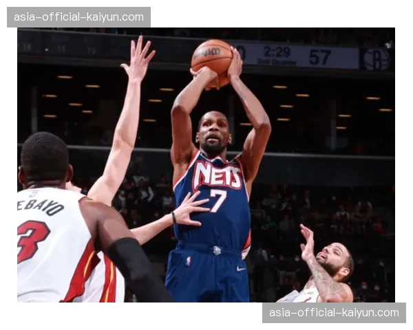 通讯：一场平局后的更衣室，兰斯主帅鼓励球员备战最后冲刺